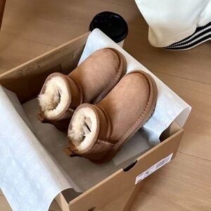 UGG Women's Classic Ultra Mini Boots